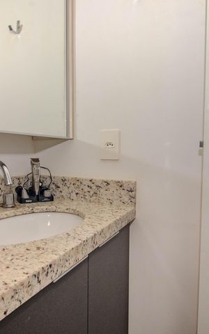 Apartamento à venda com 67m², 2 quartos e 1 vaga Apartamento à venda com 67m², 2 quartos e 1 vagaBanheiro da Suíte