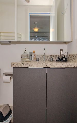 Apartamento à venda com 67m², 2 quartos e 1 vaga Apartamento à venda com 67m², 2 quartos e 1 vagaBanheiro da Suíte
