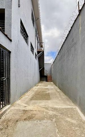 Casa para alugar com 45m², 1 quarto e 1 vaga Casa para alugar com 45m², 1 quarto e 1 vagaEntrada