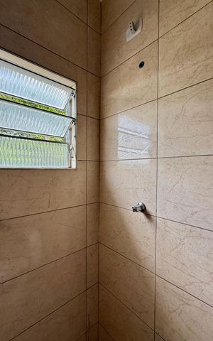 Casa para alugar com 45m², 1 quarto e 1 vaga Casa para alugar com 45m², 1 quarto e 1 vagaBanheiro