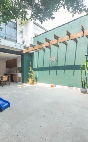 Casa à venda com 280m², 4 quartos e 2 vagasQuintal - Lavanderia