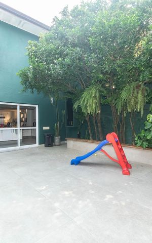 Casa à venda com 280m², 4 quartos e 2 vagasQuintal - Lavanderia