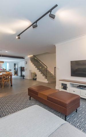Casa à venda com 280m², 4 quartos e 2 vagasSala