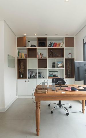 Casa à venda com 280m², 4 quartos e 2 vagasEscritorio