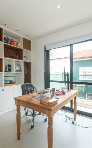 Casa à venda com 280m², 4 quartos e 2 vagasEscritorio