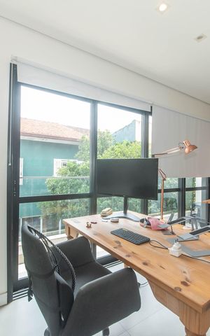 Casa à venda com 280m², 4 quartos e 2 vagasEscritorio