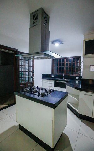 Casa para alugar com 300m², 3 quartos e 4 vagasCozinha