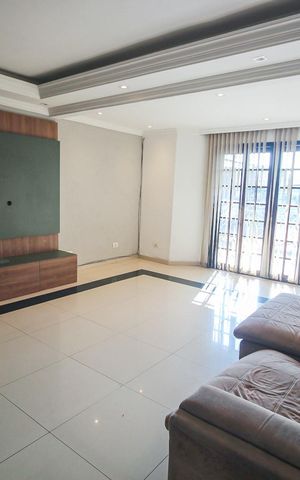 Casa para alugar com 300m², 3 quartos e 4 vagasSala