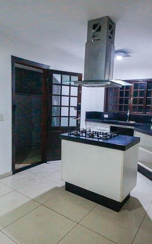 Casa para alugar com 300m², 3 quartos e 4 vagasCozinha