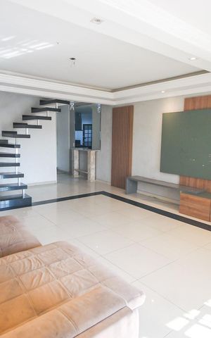 Casa para alugar com 300m², 3 quartos e 4 vagasSala