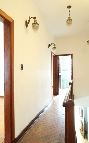 Casa à venda com 230m², 4 quartos e 3 vagasCorredor 