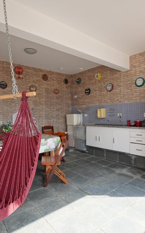 Casa à venda com 240m², 3 quartos e 3 vagasChurrasqueira