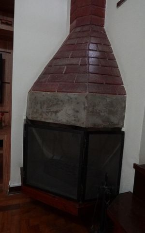 Casa à venda com 240m², 3 quartos e 3 vagasSala de TV
