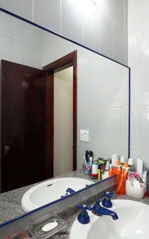 Casa à venda com 240m², 3 quartos e 3 vagasBanheiro