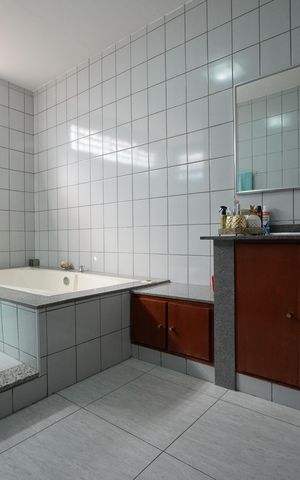 Casa à venda com 240m², 3 quartos e 3 vagasSuíte Principal