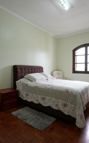 Casa à venda com 240m², 3 quartos e 3 vagasSuíte