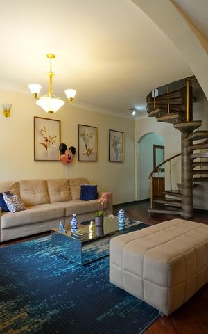 Casa à venda com 240m², 3 quartos e 3 vagasSala