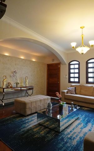 Casa à venda com 240m², 3 quartos e 3 vagasSala