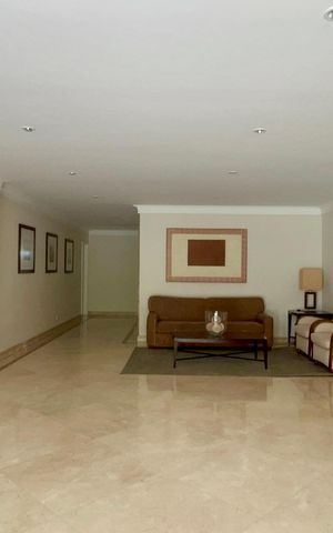Apartamento à venda com 105m², 2 quartos e 2 vagas Apartamento à venda com 105m², 2 quartos e 2 vagasHall de entrada