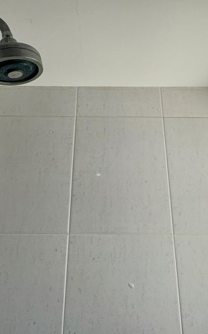 Apartamento à venda com 105m², 2 quartos e 2 vagas Apartamento à venda com 105m², 2 quartos e 2 vagasBanheiro
