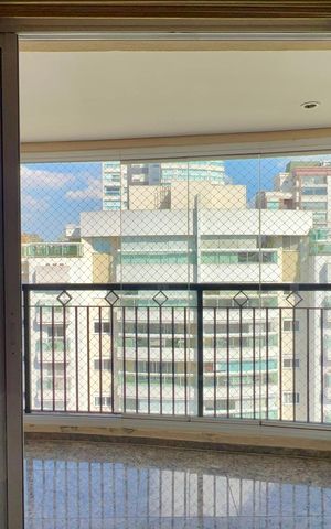 Apartamento à venda com 105m², 2 quartos e 2 vagas Apartamento à venda com 105m², 2 quartos e 2 vagasVaranda