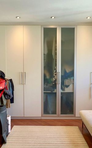 Apartamento à venda com 105m², 2 quartos e 2 vagas Apartamento à venda com 105m², 2 quartos e 2 vagasCloset da suíte