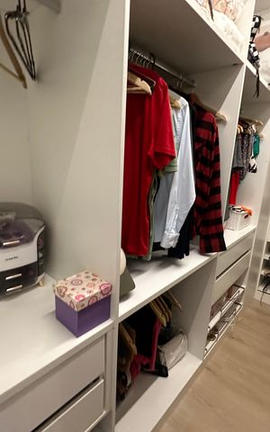 Apartamento à venda com 89m², 3 quartos e 2 vagas Apartamento à venda com 89m², 3 quartos e 2 vagasCloset da suíte