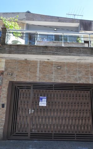 Casa à venda com 120m², 2 quartos e 1 vagaFachada