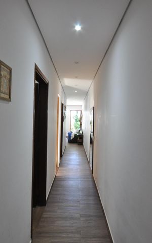 Casa à venda com 120m², 2 quartos e 1 vagaCorredor