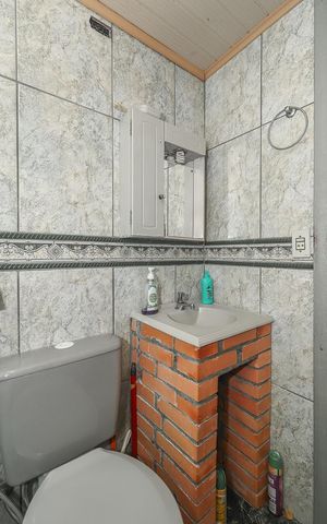 Casa à venda com 160m², 3 quartos e sem vagaBanheiro 2