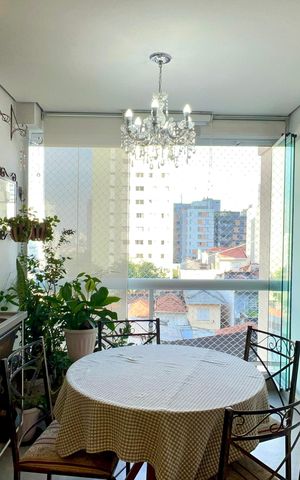 Apartamento à venda com 56m², 2 quartos e 2 vagas Apartamento à venda com 56m², 2 quartos e 2 vagasVaranda