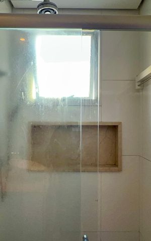 Apartamento à venda com 56m², 2 quartos e 2 vagas Apartamento à venda com 56m², 2 quartos e 2 vagasBanheiro da Suíte