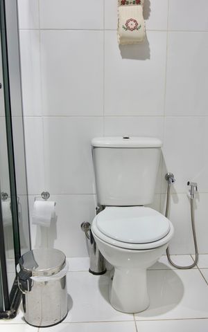 Apartamento à venda com 1483m², 3 quartos e 1 vaga Apartamento à venda com 1483m², 3 quartos e 1 vagaBanheiro 2