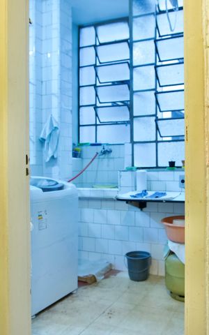 Apartamento à venda com 1483m², 3 quartos e 1 vaga Apartamento à venda com 1483m², 3 quartos e 1 vagaBanheiro de Serviço