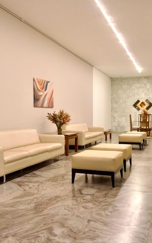 Apartamento à venda com 1483m², 3 quartos e 1 vaga Apartamento à venda com 1483m², 3 quartos e 1 vagaHall de entrada