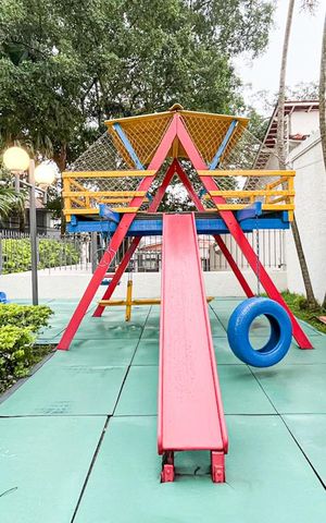 Apartamento à venda com 79m², 3 quartos e 1 vaga Apartamento à venda com 79m², 3 quartos e 1 vagaÁrea comum - Playground