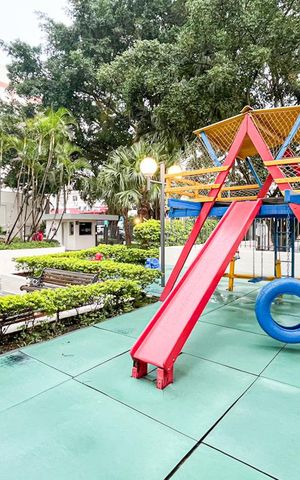 Apartamento à venda com 79m², 3 quartos e 1 vaga Apartamento à venda com 79m², 3 quartos e 1 vagaÁrea comum - Playground