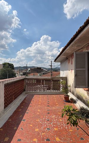 Casa para alugar com 500m², 6 quartos e 3 vagas Casa para alugar com 500m², 6 quartos e 3 vagasCasa 2 - Quintal