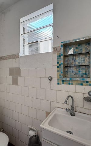 Casa para alugar com 500m², 6 quartos e 3 vagas Casa para alugar com 500m², 6 quartos e 3 vagasCasa 1- Banheiro