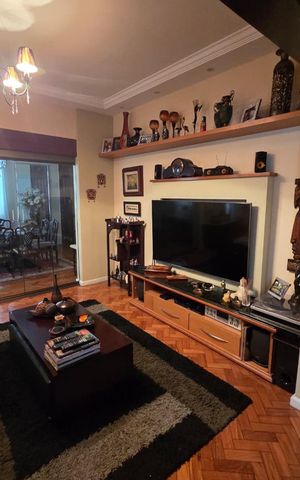 Apartamento à venda com 130m², 3 quartos e 1 vaga Apartamento à venda com 130m², 3 quartos e 1 vagaSala