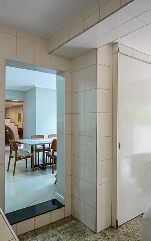 Casa de condomínio para alugar com 300m², 3 quartos e 4 vagasÁrea de Serviço 