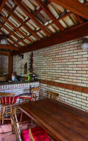 Casa de condomínio para alugar com 300m², 3 quartos e 4 vagasChurrasqueira