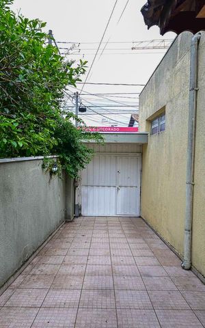 Casa de condomínio para alugar com 300m², 3 quartos e 4 vagasCorredor Externo