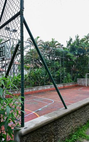 Casa de condomínio para alugar com 300m², 3 quartos e 4 vagasQuadra