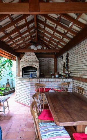 Casa de condomínio para alugar com 300m², 3 quartos e 4 vagasChurrasqueira