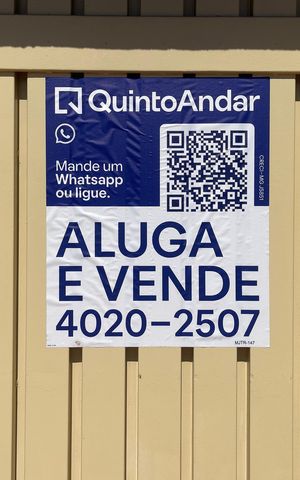 Casa para alugar com 120m², 7 quartos e 2 vagasPlaca instalada no portao tamanho Grande com o codigo MJTR-147