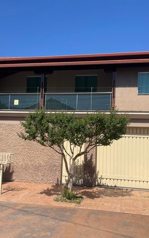 Casa para alugar com 120m², 7 quartos e 2 vagasPlaca instalada no portao tamanho Grande com o codigo MJTR-147