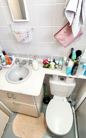 Apartamento à venda com 49m², 2 quartos e 1 vaga Apartamento à venda com 49m², 2 quartos e 1 vagaBanheiro