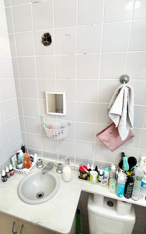 Apartamento à venda com 49m², 2 quartos e 1 vaga Apartamento à venda com 49m², 2 quartos e 1 vagaBanheiro