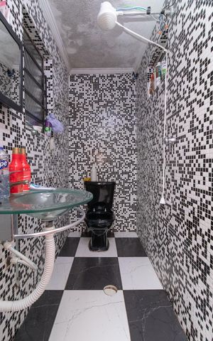 Casa à venda com 399m², 4 quartos e 2 vagasBanheiro 4